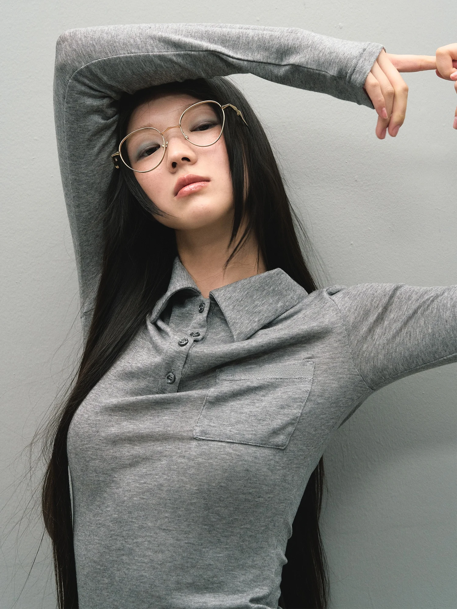 大人可愛い服 50代コーデ｜無地ポロシャツで実現する心の余裕スタイル完全ガイド