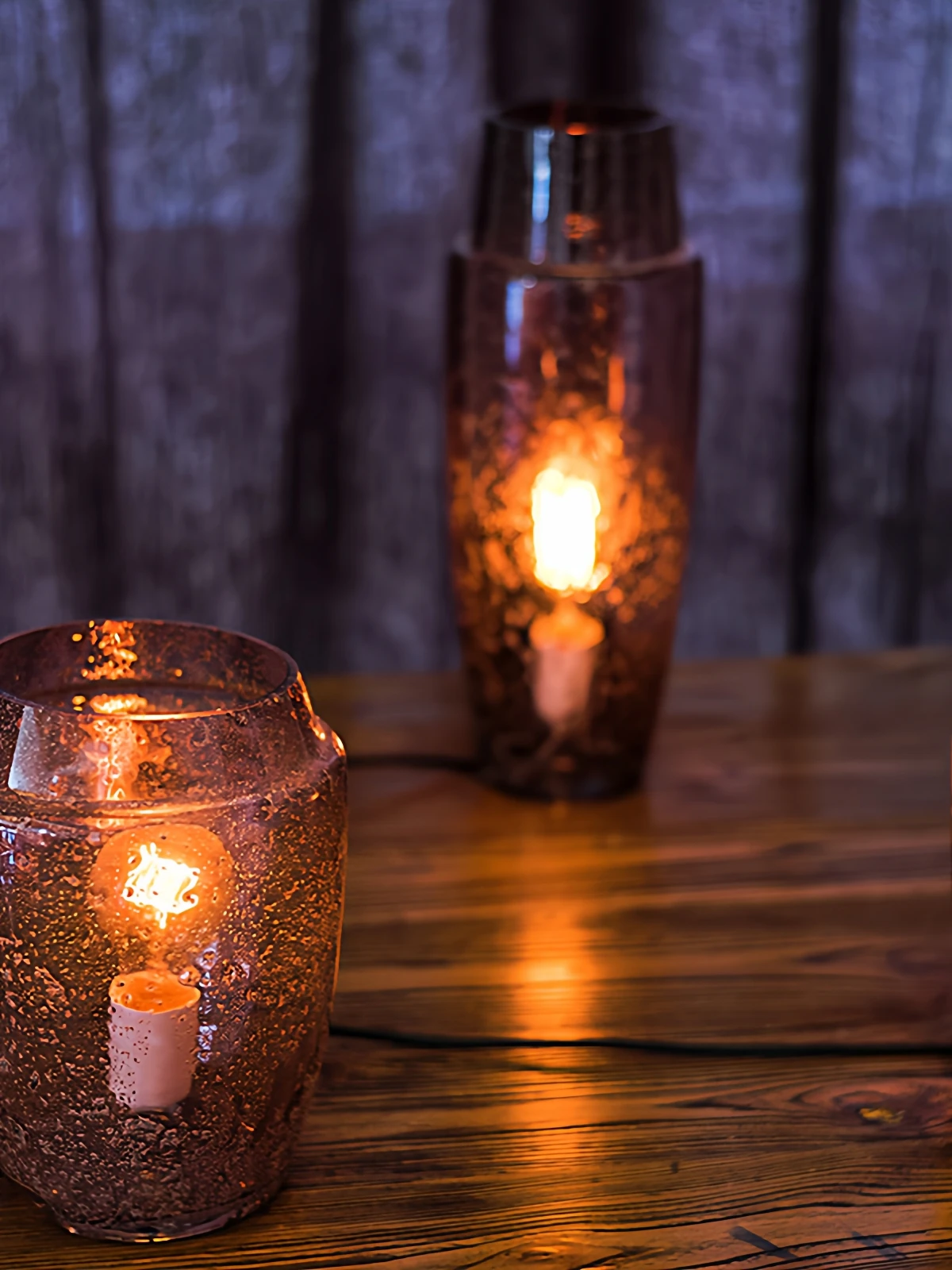 テーブルライト ガラスを選ぶときに迷うのは、本当に「ガラス」なのか？