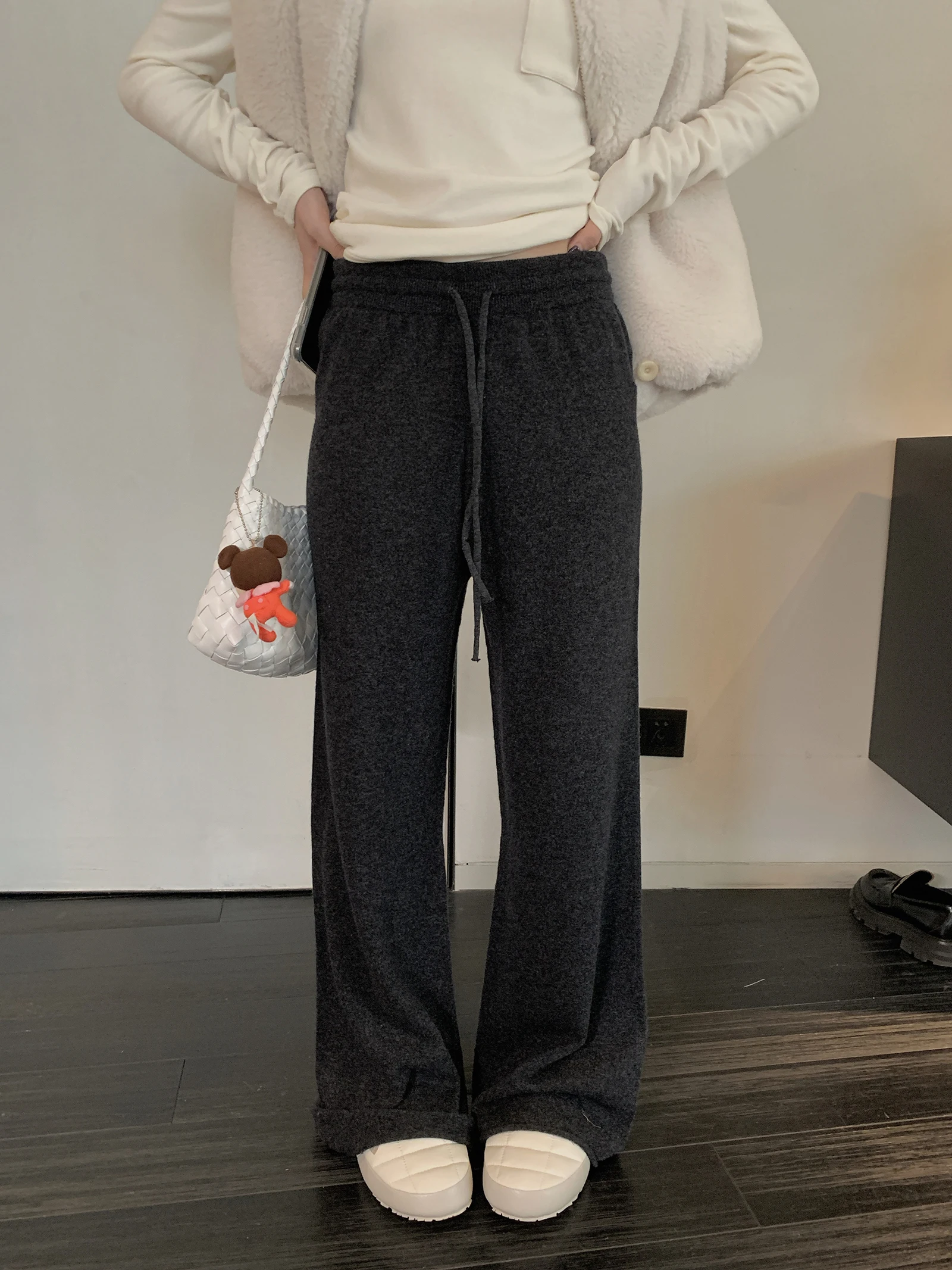ウォッシャブルニットリブパンツ コーデの選び方と実際の着こなしは？厳選5選