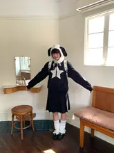 黒い小犬と星のデザインのゆったりフード付きパーカ【女性用・短丈・長袖】