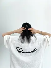 デザイン性のある夏用ルースフィットTシャツ【刺繍・コットン製・短袖】