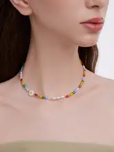 カラフルなビーズの小さなデイジーとパールのネックレス【夏用・デコレーション・鎖骨チェーン】