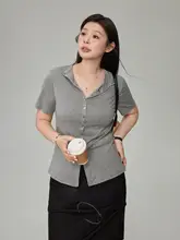 Vネックのボタン付きデザインTシャツ【夏用・短袖・大きいサイズ】