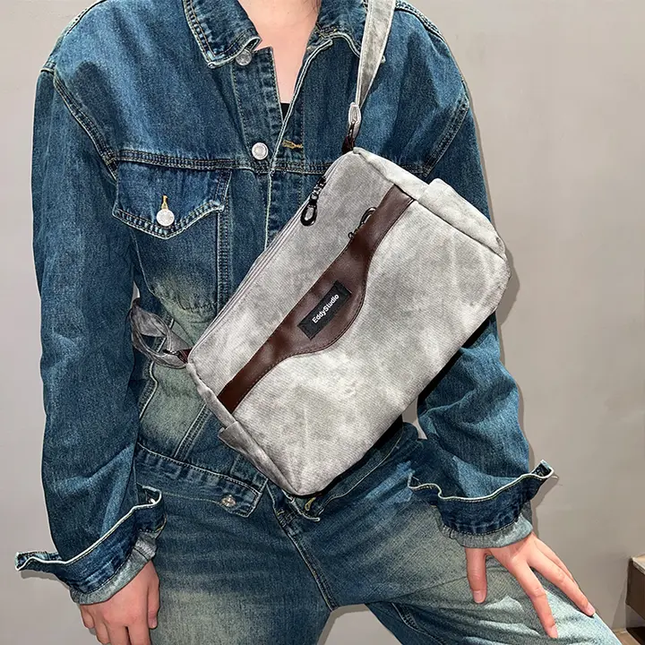 レトロデザインの多機能レザーショルダーバッグ【デニム風・スライド式ポケット付き】