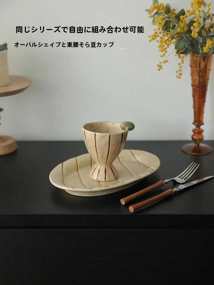 レトロデザインの陶製エルプラターヌ：家庭用オーバル形食器の実用性と品質評価