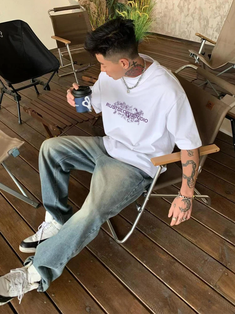 人気のモード系Tシャツとは？抽象的なグラフィックが魅力の今夏のベストアイテムとは？