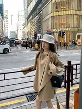 カーキ色のウエストベルト付きトレンチコート【クラシックシルエット・中丈】