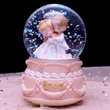 カップル用ケーキ型クリスタルボールミュージックボックス【ロマンチックなオルゴール・プロポーズやバレンタインデーに最適・ギフト】