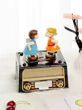 音楽ボックス 彼女への プレゼント バレンタインデー 誕生日 ギフト 創造的な回転ダンスキス ピアノ ラジオ