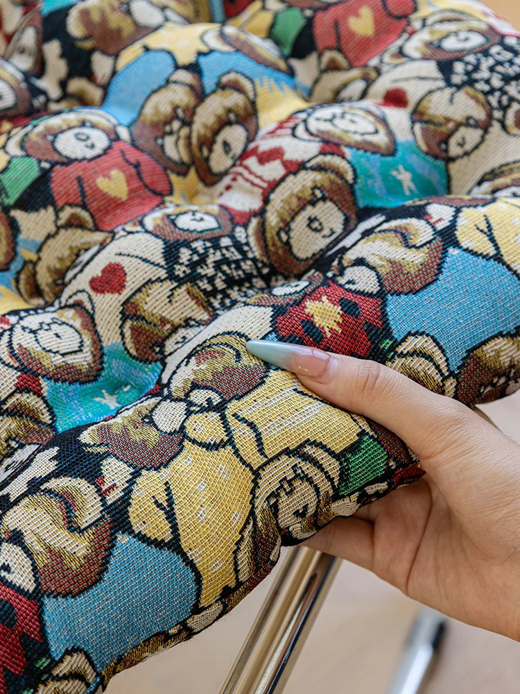 椅子の座面クッションは、どんなもので座り心地が変わるの？