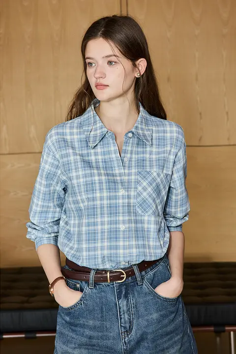 爽やかなブルーチェック柄のブラウス【通勤・女性用・春夏向け】（セットアップ対応）