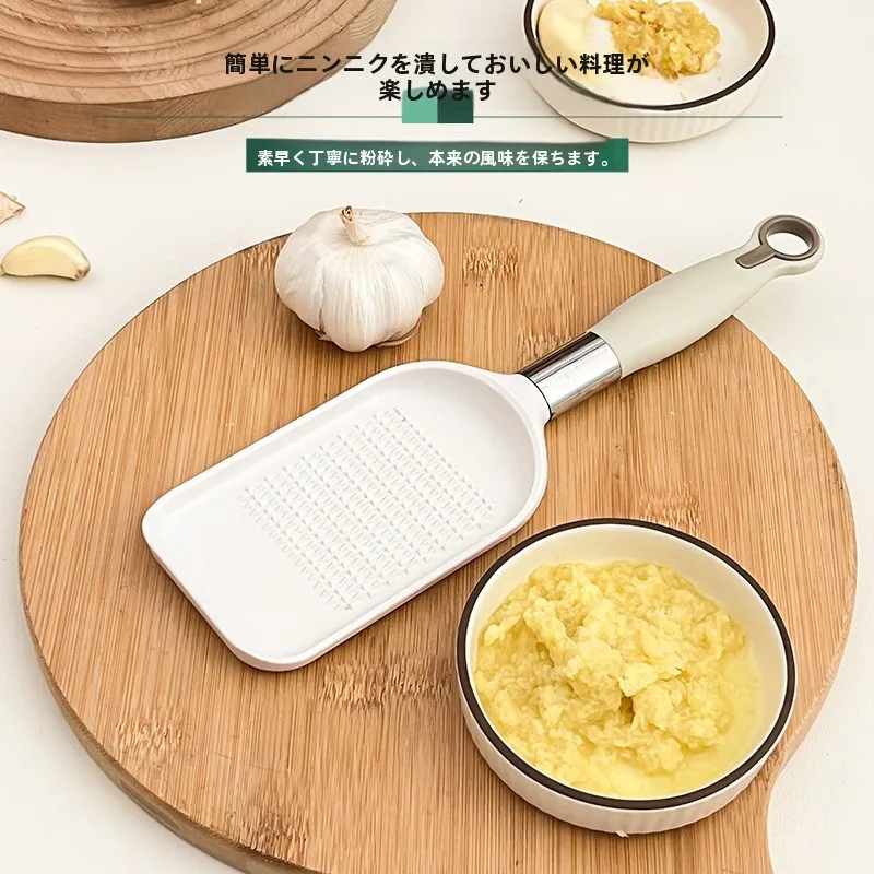 ハンドミルとは？家庭用生姜ニンニクすりおろし器の実用性と使い方