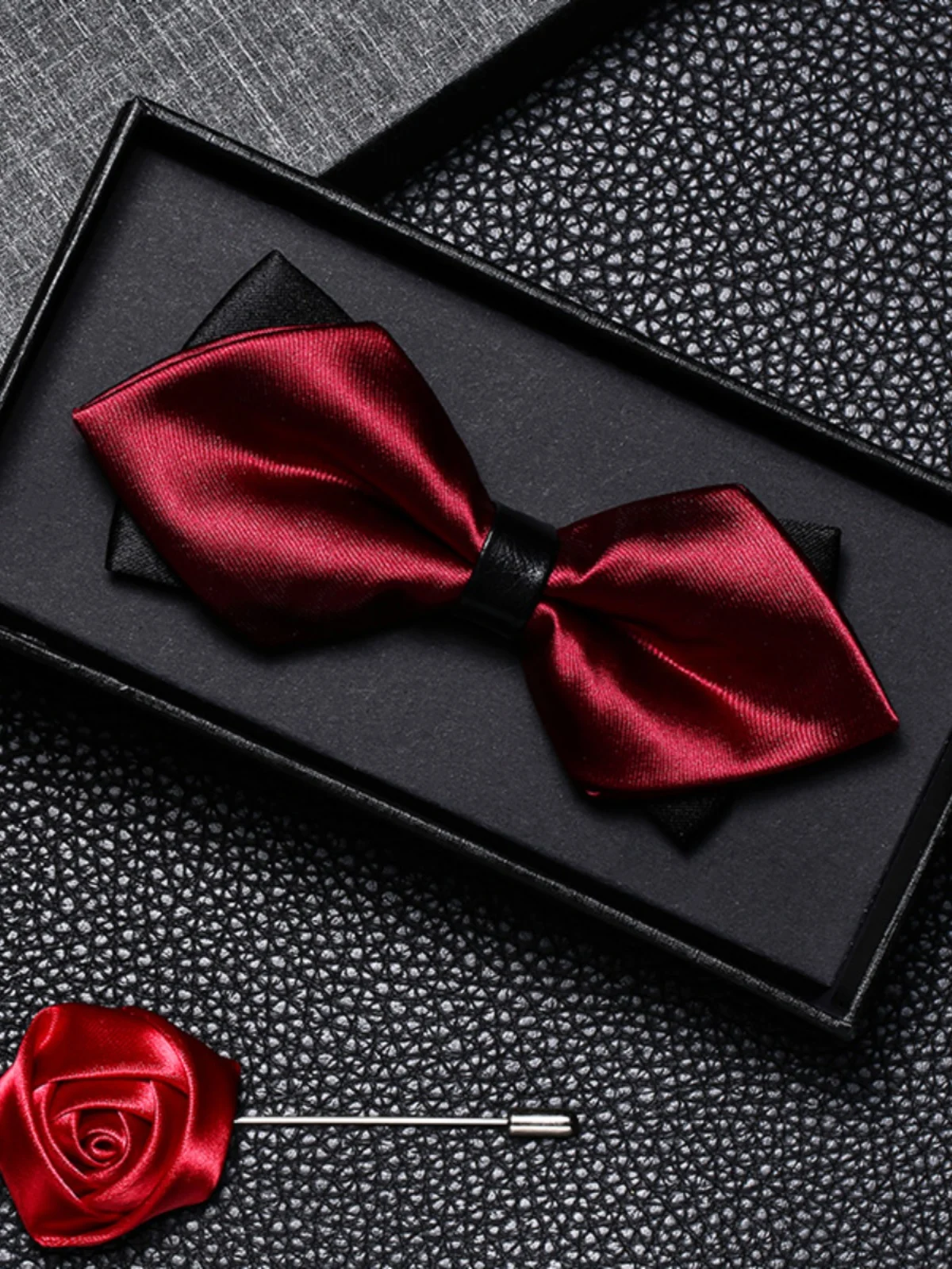 結婚式に着るメンズセットアップは、どう選ぶべきか？