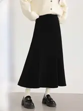 大きいサイズのハイウエスト黒コーデュロイスカート【秋用・フレンチスタイル・ロング丈】