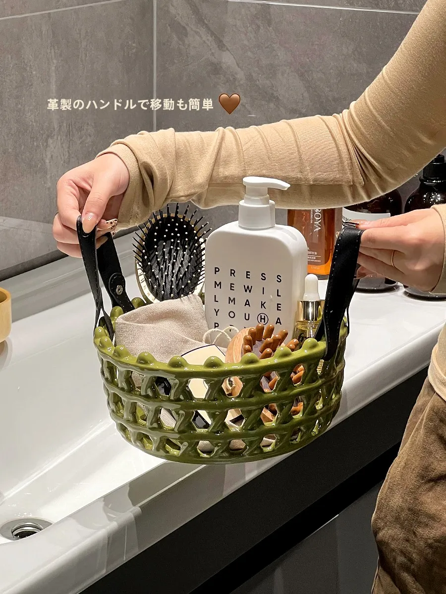陶製バスルーム収納筒：洗面台に最適なシンプルな化粧品収納の実用性