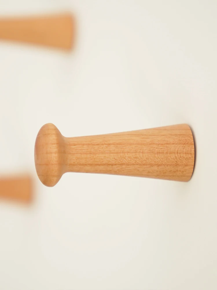 DIYポストを自作するなら、玄関に設置するコートフックは本当に必要？
