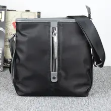 オックスフォード生地のメンズショルダーバッグ【カジュアル・スポーツスタイル・斜め掛け】