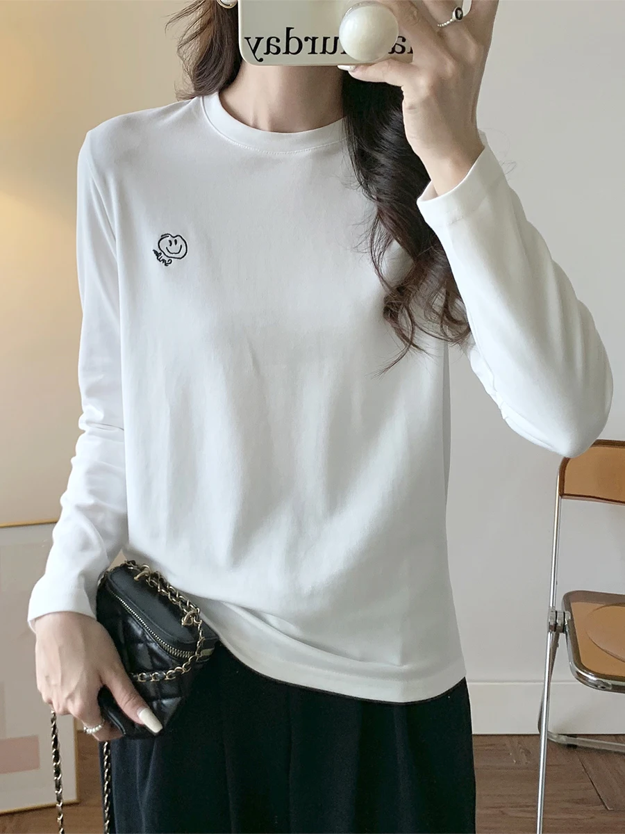 大人可愛いの本質とは？肌触りの優しさが伝える、心の余裕を実感するTシャツガイド