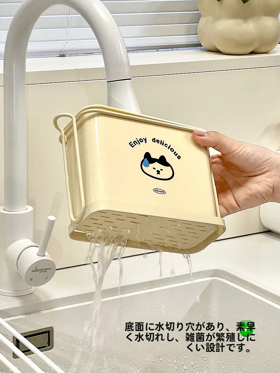 おしゃれな壁掛け箸  立て：キッチンで水切りと防カビ機能を実現