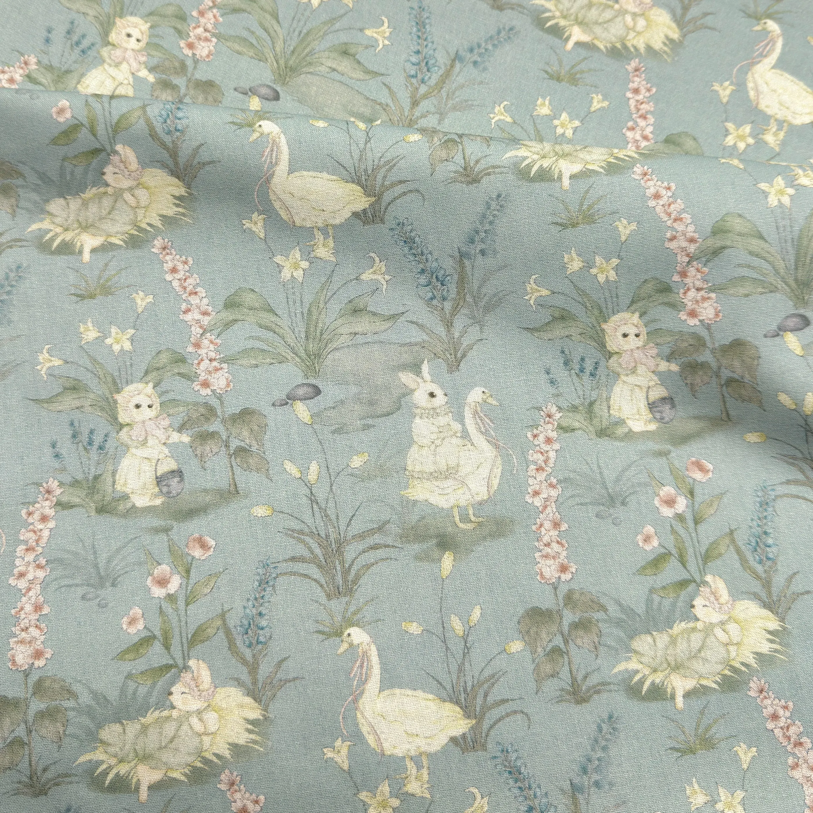 メルト ムック本のデジタルプリントカバーは、コットン製平布で実用性とデザインを両立