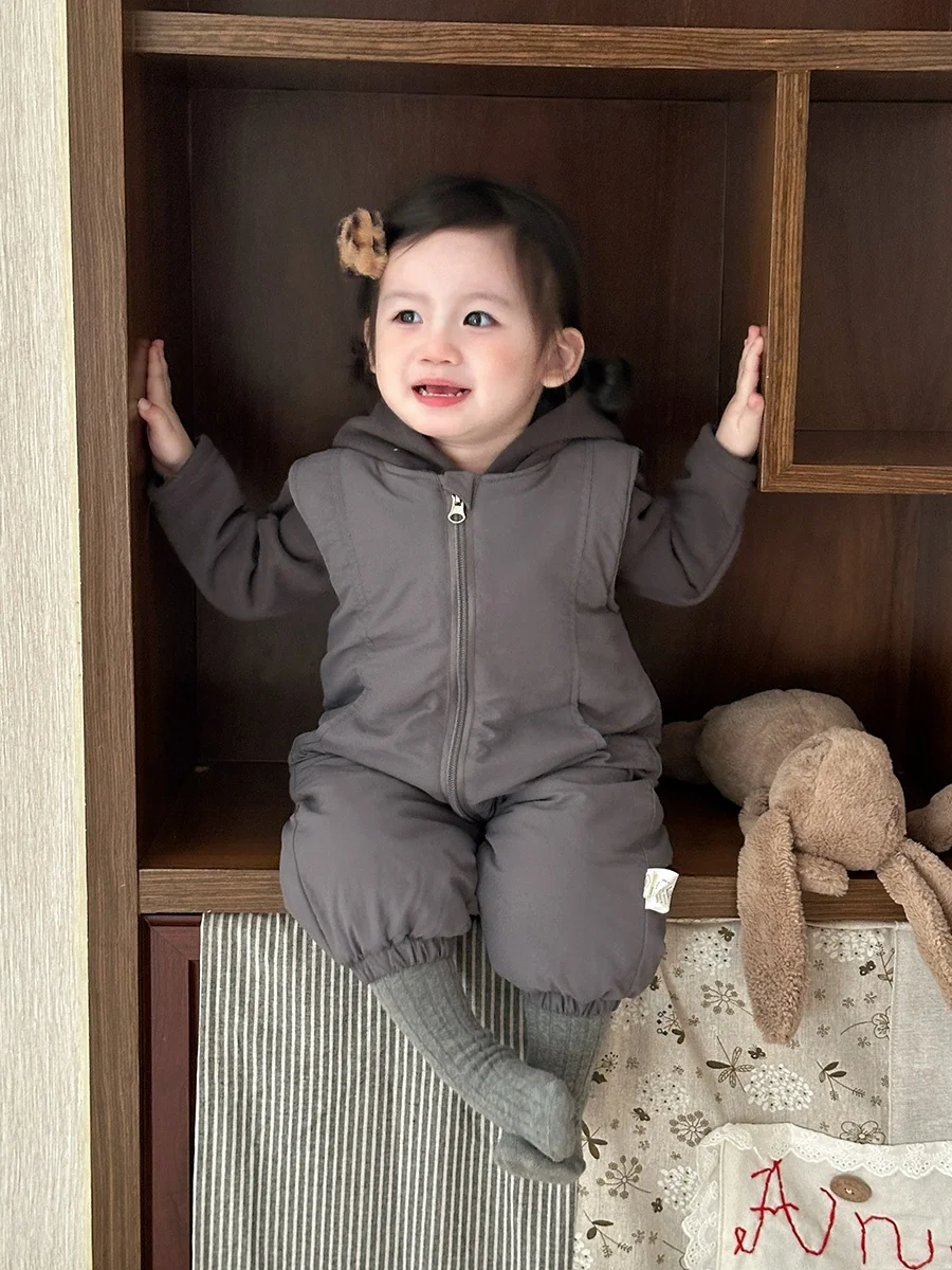 1歳 寝るときの冬服 どんなものいい？FADOBABYの連体衣が解決する3つの悩み