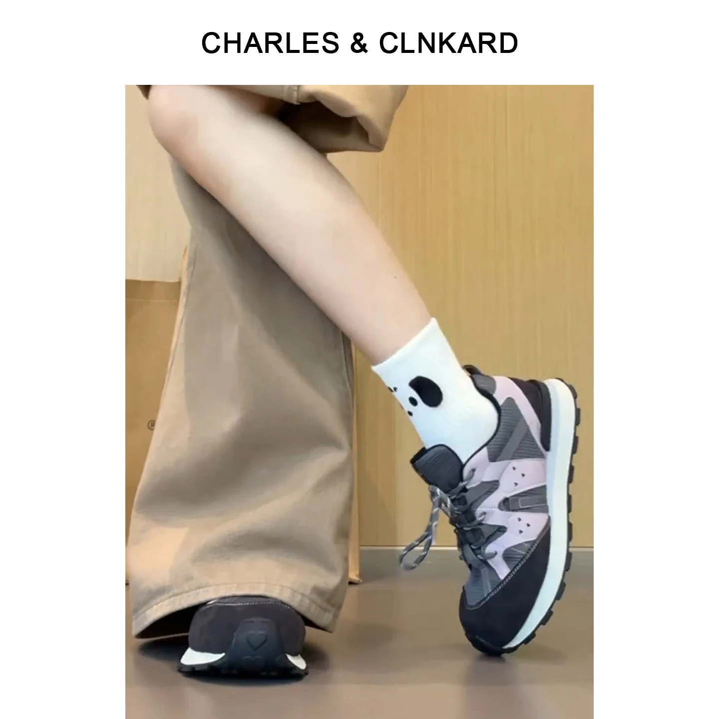 レトロカラーコンビのスニーカー CHARLES CLINKARD：40代女性に最適なきれいめカジュアルブランドの選択