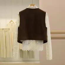 華やかなレースのフラワープリントトップスとジレ、プリーツミニスカート【春向け・セットアップ対応】