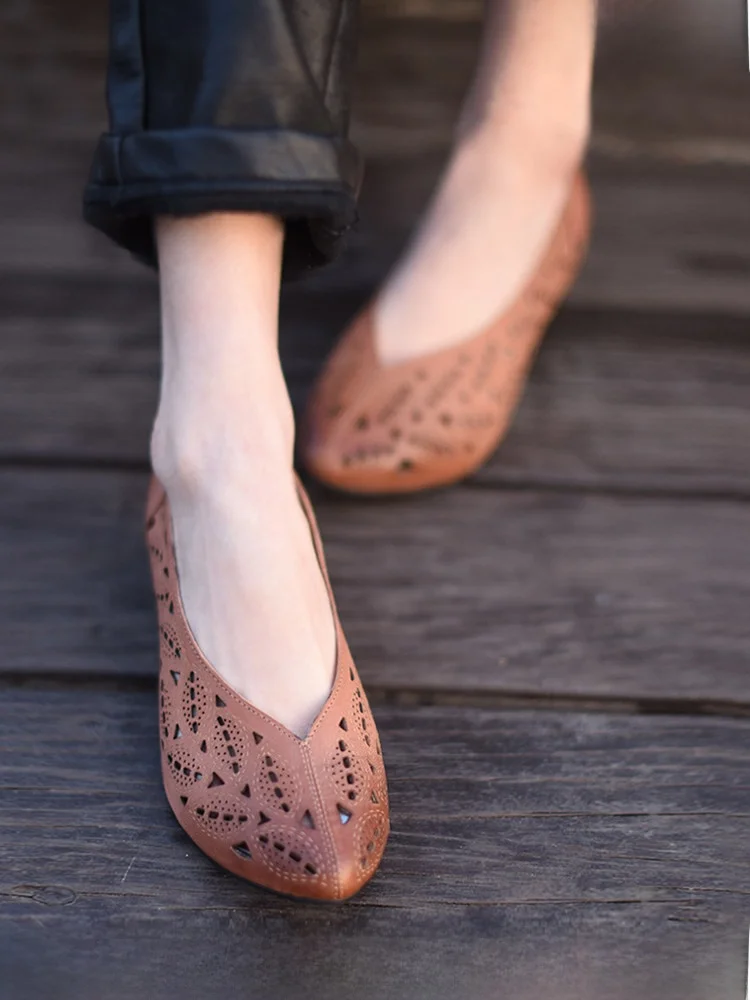 ローヒールパンプス おしゃれ おすすめ4選：どんなシーンに合わせて履くべきか？