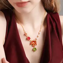 幸運のカエデモチーフネックレス【洗練されたデザイン・ロックボーン・可愛らしく・女性用】
