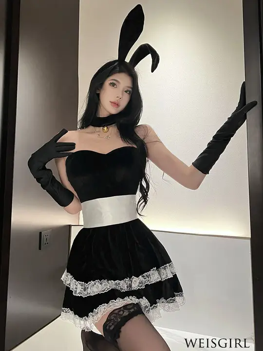 可愛いウサギのコスチューム【制服風・大きいサイズ・ハロウィン向け】（セットアップ対応）