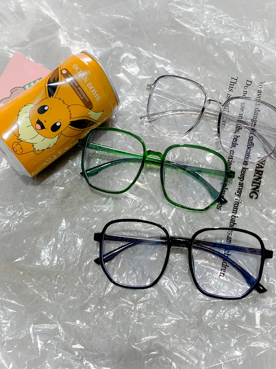目が疲れないメガネを選ぶには？透明でシンプルなフレームが実は最強の解決策