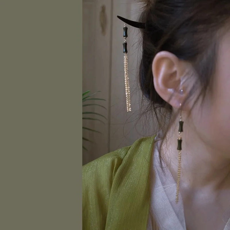 黒檀木製竹節デザインヘアピンのつけ方：古風タッセルスタイルの実用ガイド