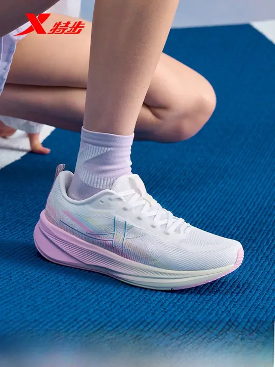 Xtep ランニングシューズ レディース メンズ 軽量 クッション性 反発性 スポーツ ジョギング 夏