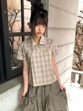 レトロな学院風デザインのドールカラー花モチーフチェック柄ブラウス【ゆったり短袖】