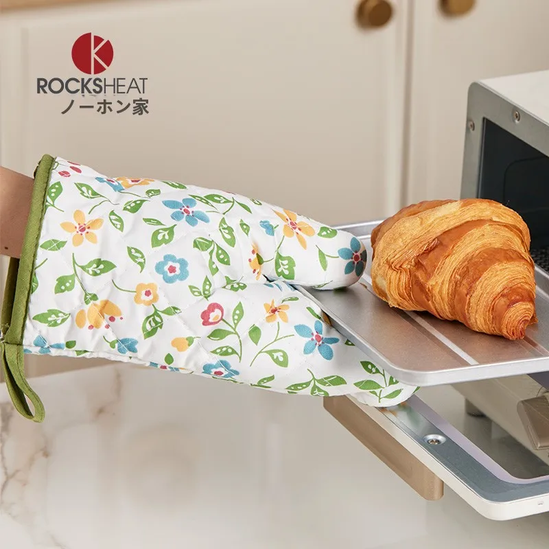 高温対応シリコンオーブンミトン：焼けない耐熱性と実用性のバランス