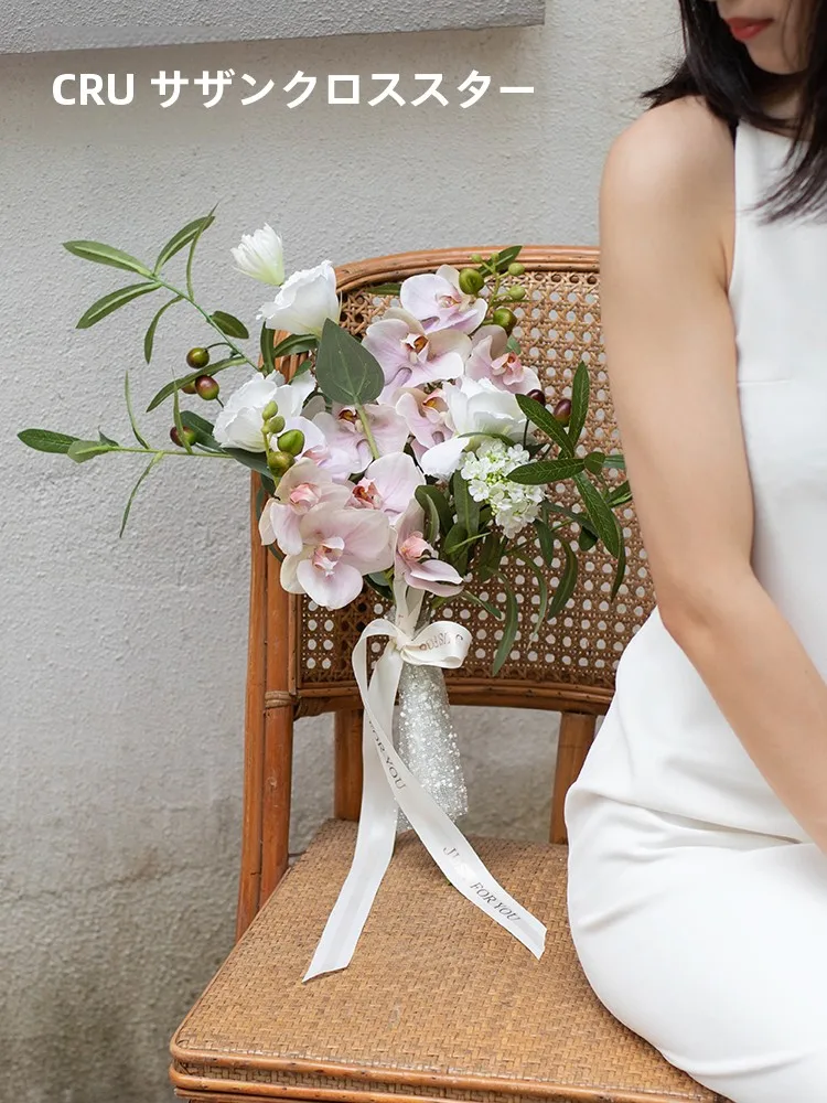 結婚花束を選ぶときに、何が本当の「高級感」を生み出すのか？