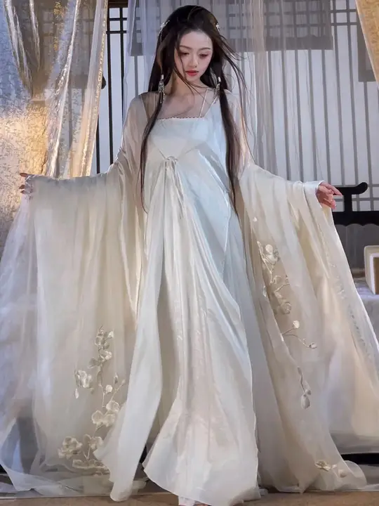 美しい古風デザインの女性用漢服ワンピース【大袖・仙侠風・上品】