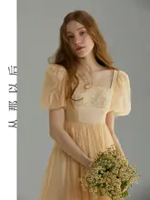フェミニンなデザインの長袖ドレス【パフスリーブ・優しい雰囲気・夏用】