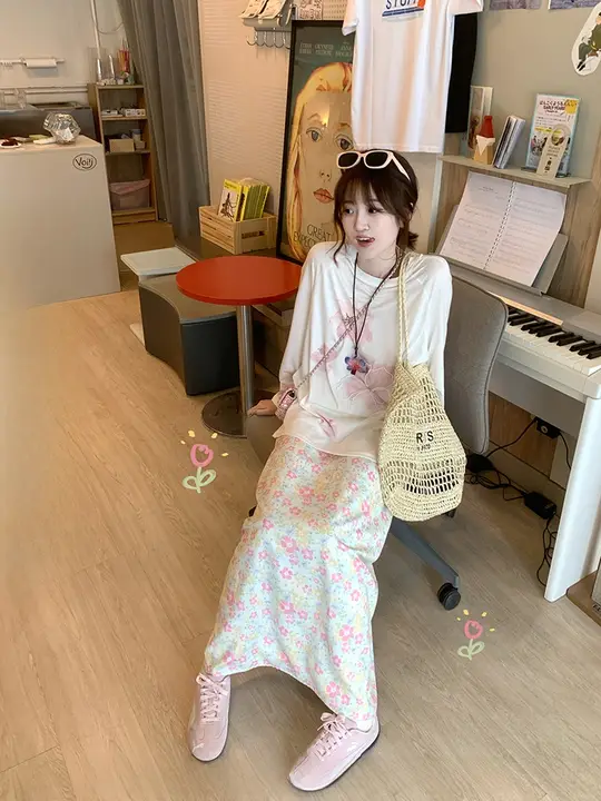 春にぴったり！花柄ロングスカート【ウエストゴム・スリット入り・Aライン】（セットアップ対応）