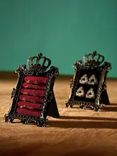 ヴィンテージ風 宝飾展示スタンド【黒金色・王冠デザイン・リング収納トレイ】