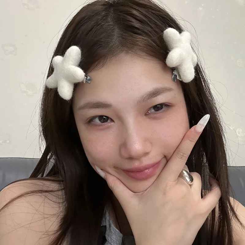 可愛いウールフェルトスタークリップ：高級感とデザイン性を備えた法式スタイルのヘアアレンジアクセサリー