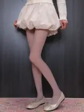 柔らかいファブリックのナチュラルホワイト藤花模様のパンティ ストッキング【優雅で滑らかな質感・重ね着スタイル】