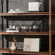 デザイナーズ別荘の玄関リビング用ソフト装飾品【和風・高級壁面収納付き】